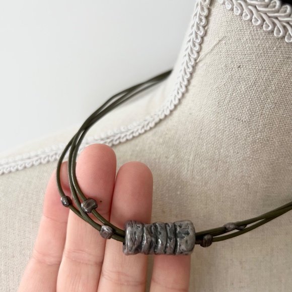 SILPADA Hunter Green Leather Hammered Tube Beaded Necklace - Picture 2 of 3
